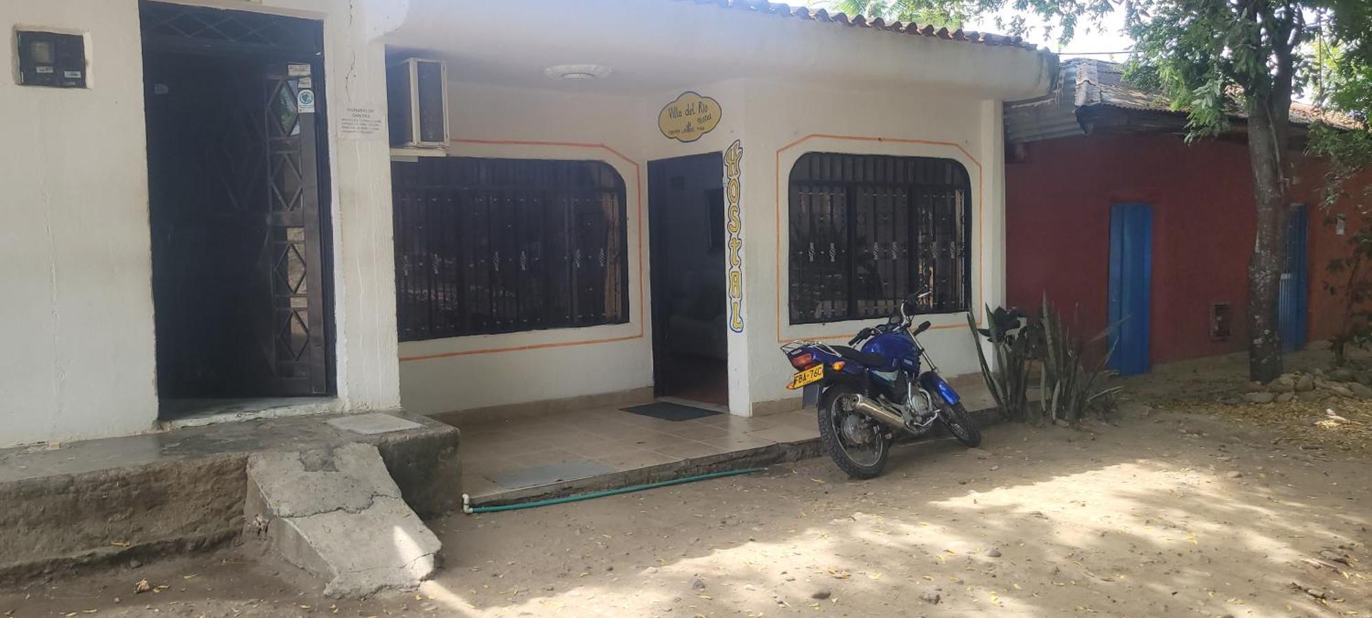 Hostal Villa Del Rio Las Brisas فيلافيجا المظهر الخارجي الصورة