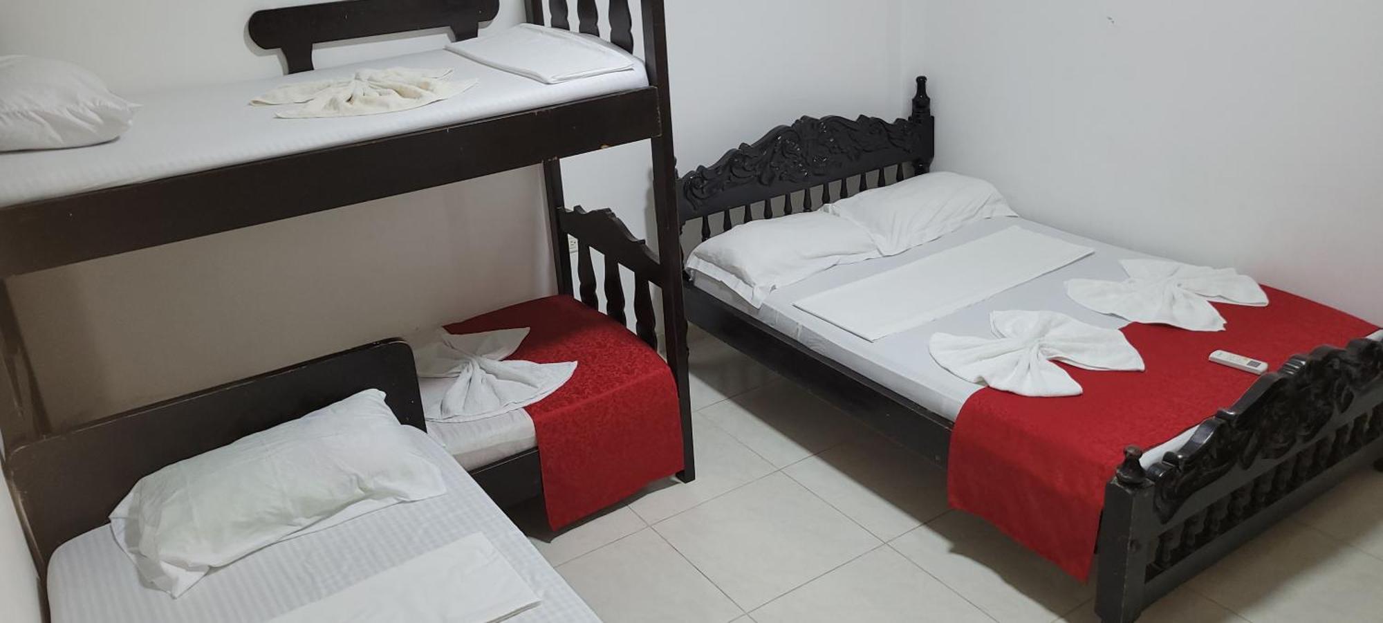 Hostal Villa Del Rio Las Brisas فيلافيجا المظهر الخارجي الصورة