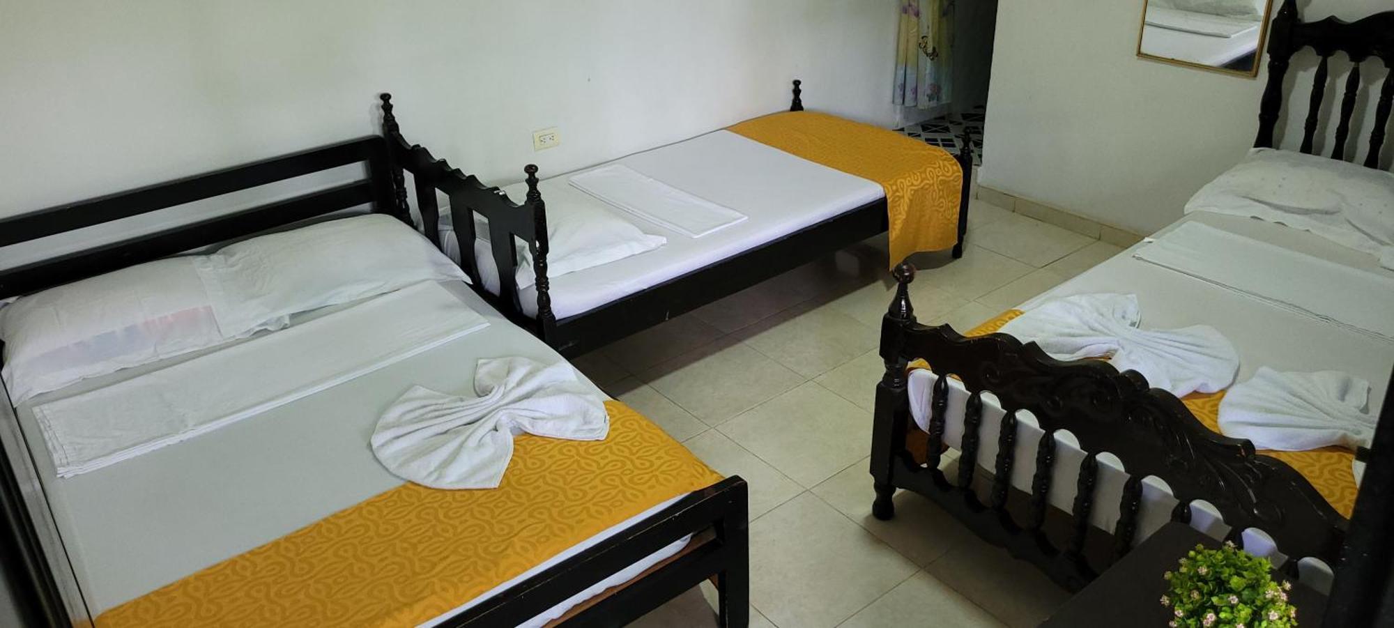 Hostal Villa Del Rio Las Brisas فيلافيجا المظهر الخارجي الصورة