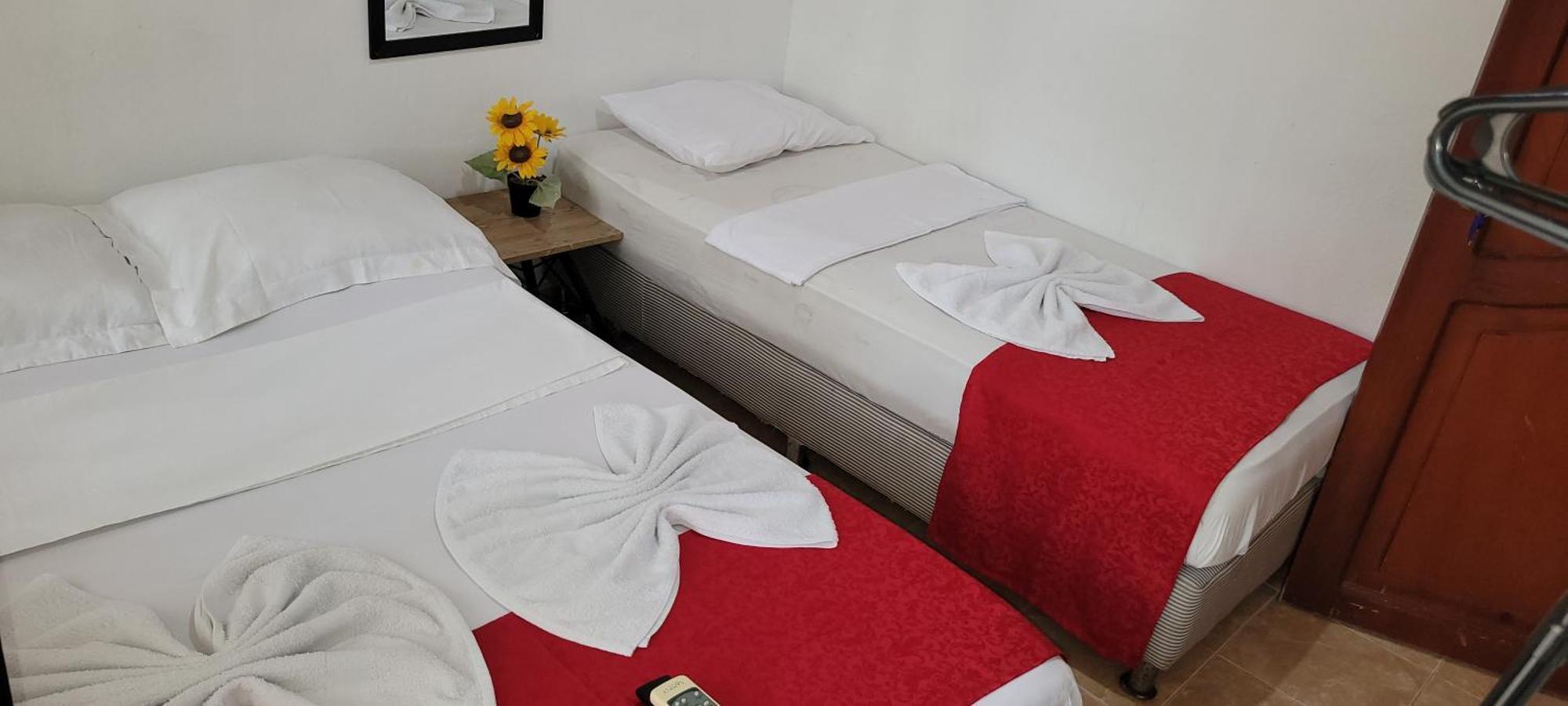 Hostal Villa Del Rio Las Brisas فيلافيجا المظهر الخارجي الصورة